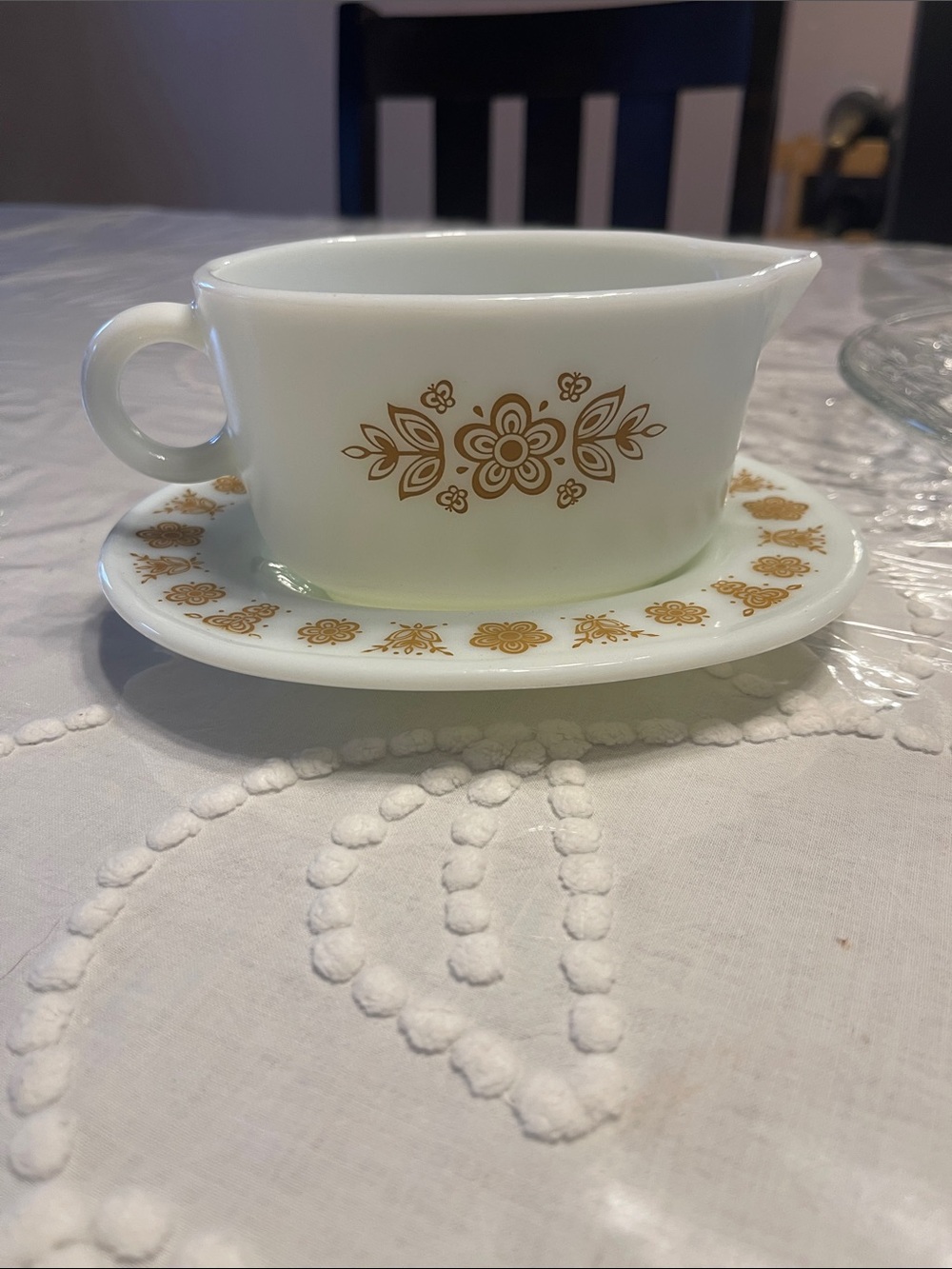 Pyrex White Creamer and Saucer with Gold Floral Pattern - Picture 7 of 7